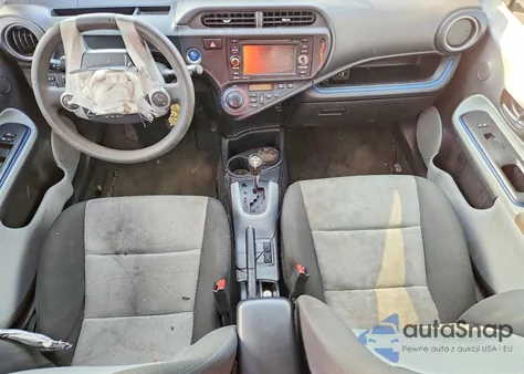 2013 Toyota Prius C z USA, uszkodzony, nr VIN JTDKDTB37D1034863